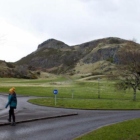 Edinburgh Park View Apartments: Central 2-Bedroom with Free Parking Exterior photo